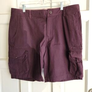 Columbia Men's cargo shorts dark eggplant 100% cotton NWOT
